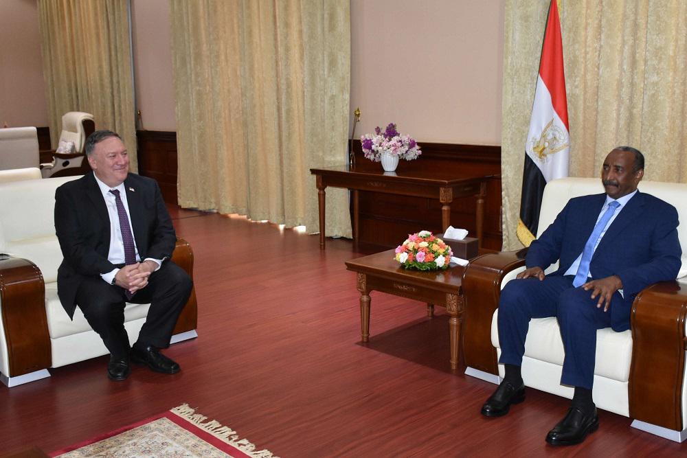 لقاء بين بومبيو ورئيس مجلس السيادة السوداني عبدالفتاح البرهان