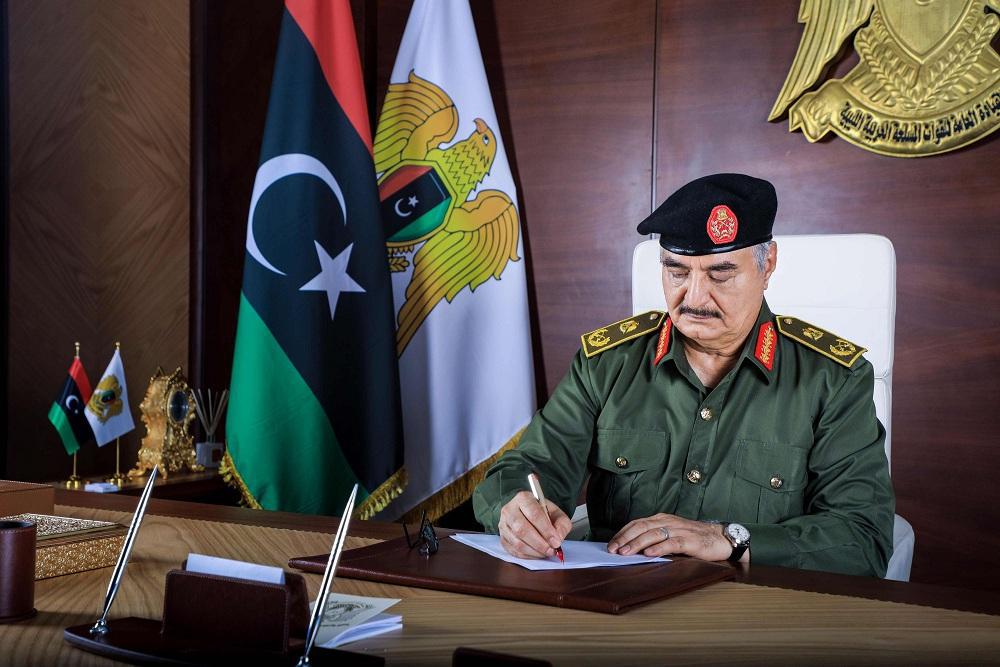 قائد الجيش الوطني الليبي المشير خليفة حفتر