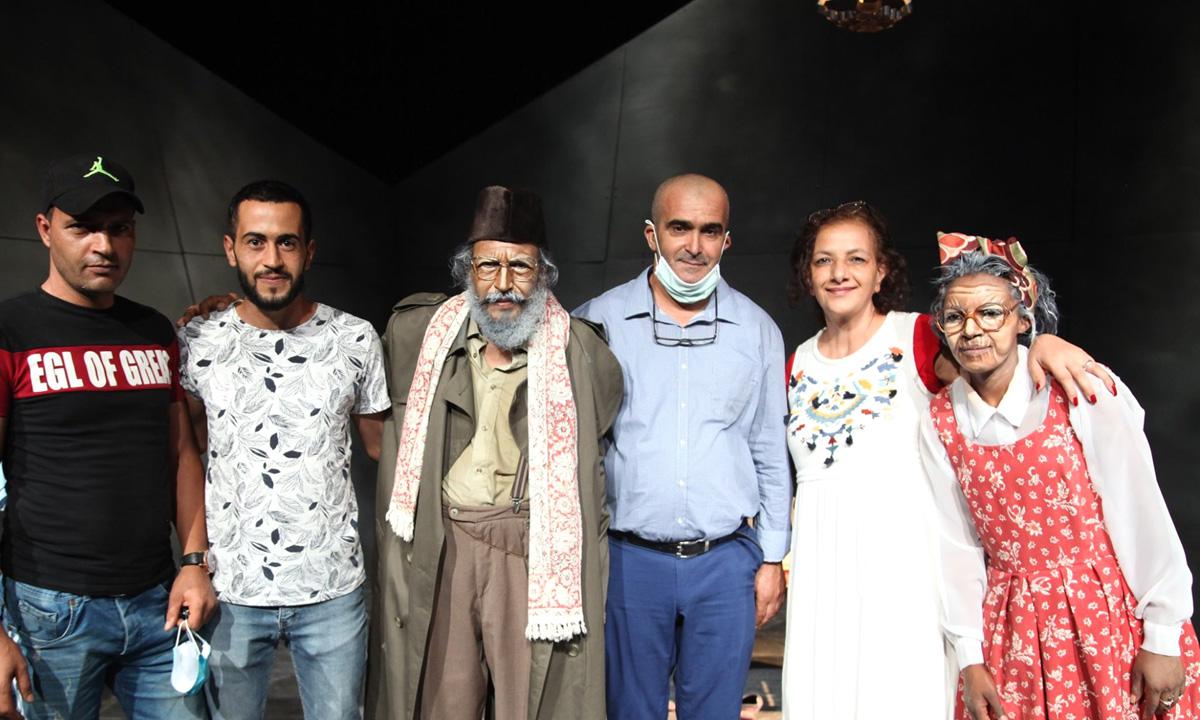 حياة رتيبة عبثية 