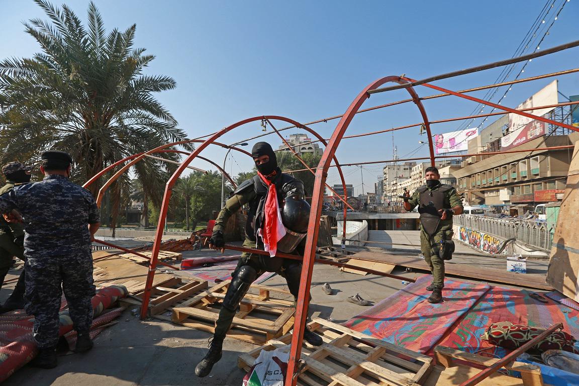 اخلاء ساحة التحرير وسط بغداد من قبل الجهات الامنية