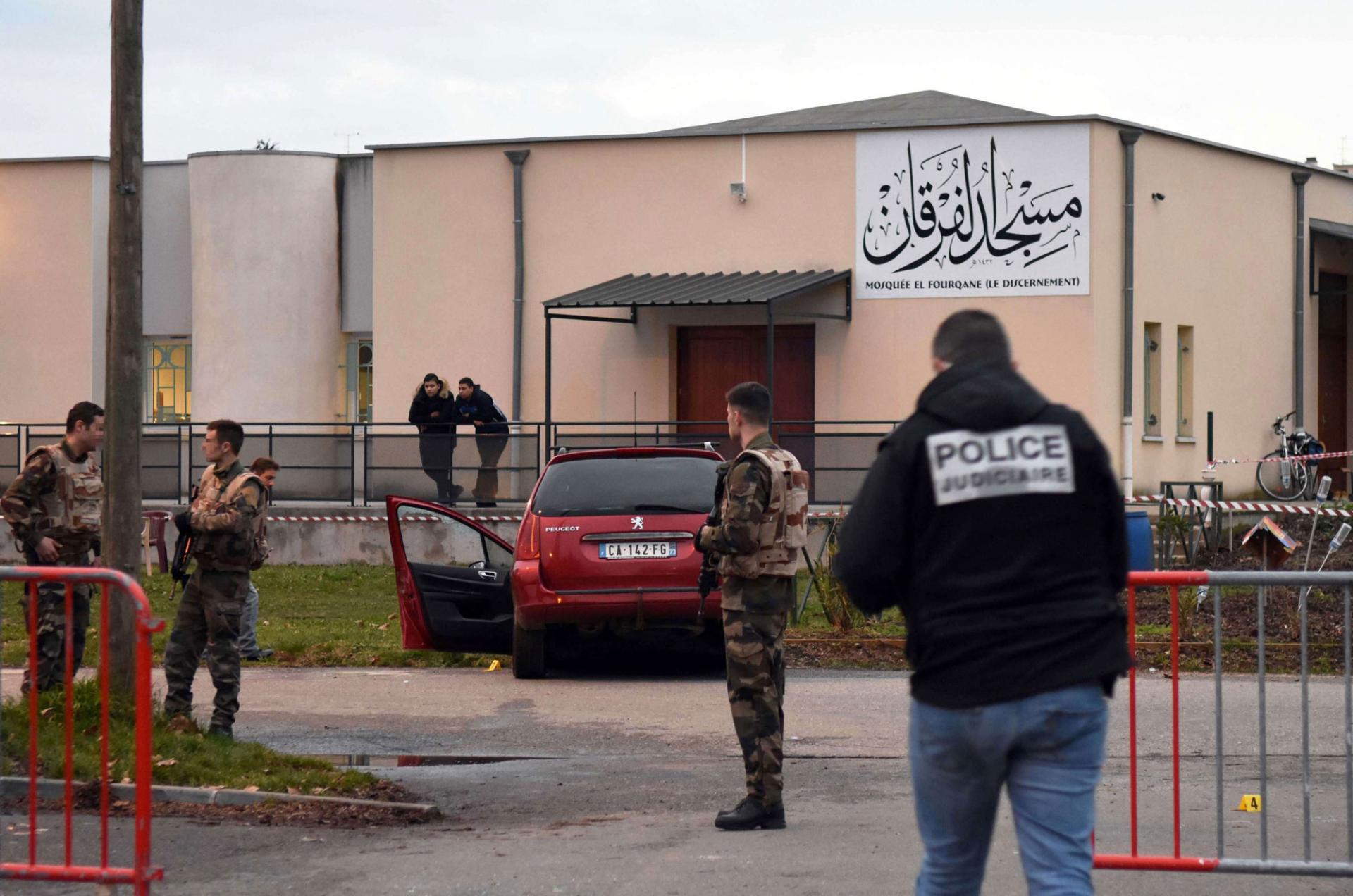 المساجد في فرنسا