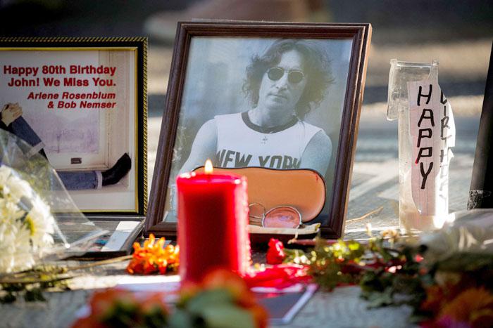 جون لينون الحاضر أبدا