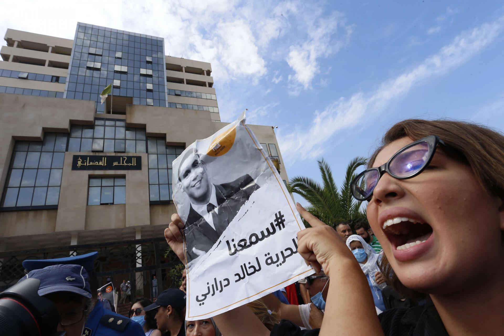 البرلمان الاوروبي ينوه الى قضية درارني المحكوم بالسجن عامين