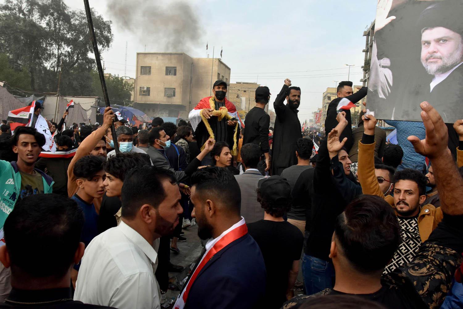 مجموعات من ميليشيا الصدر في مدينة الناصرية جنوب العراق