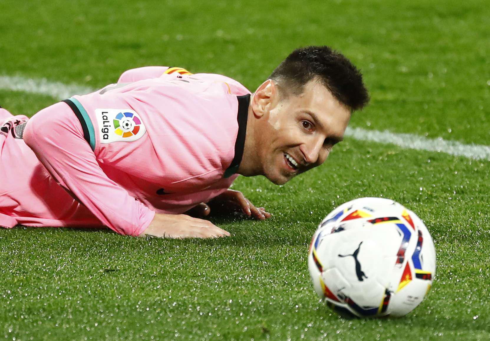 شكوك حول مستقبل ميسي مع برشلونة