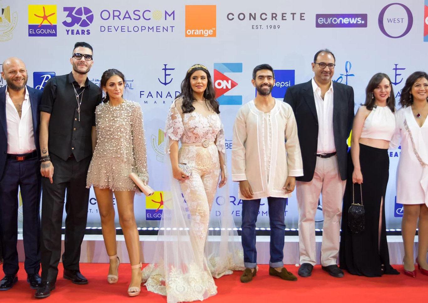 فريق عمل 'لما بنتولد'  