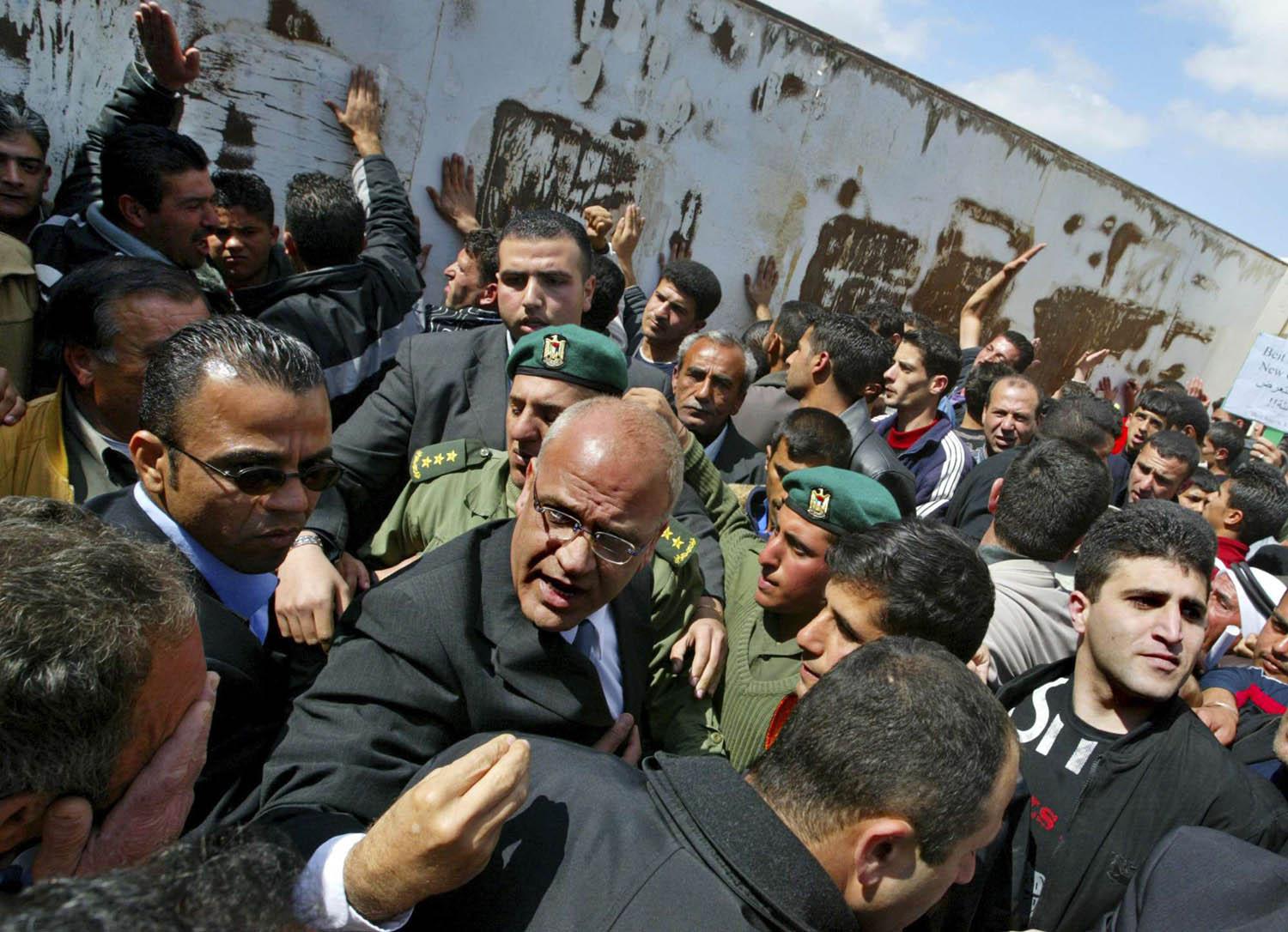 رئيس المفاوضين الفلسطينيين الراحل صائب عريقات