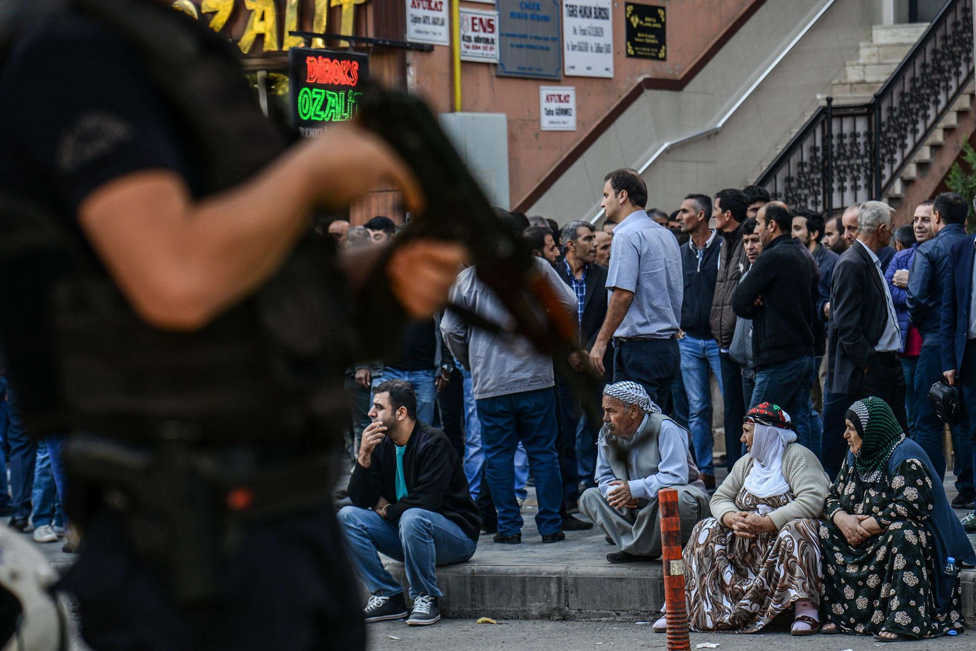 يحق للحكومة تفتيش مقار الجمعيات والاطلاع على اي مستندات