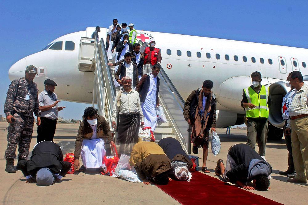 الحكومة اليمنية تكثف جهودها لتخليص بقية الأسرى من سجون الحوثيين