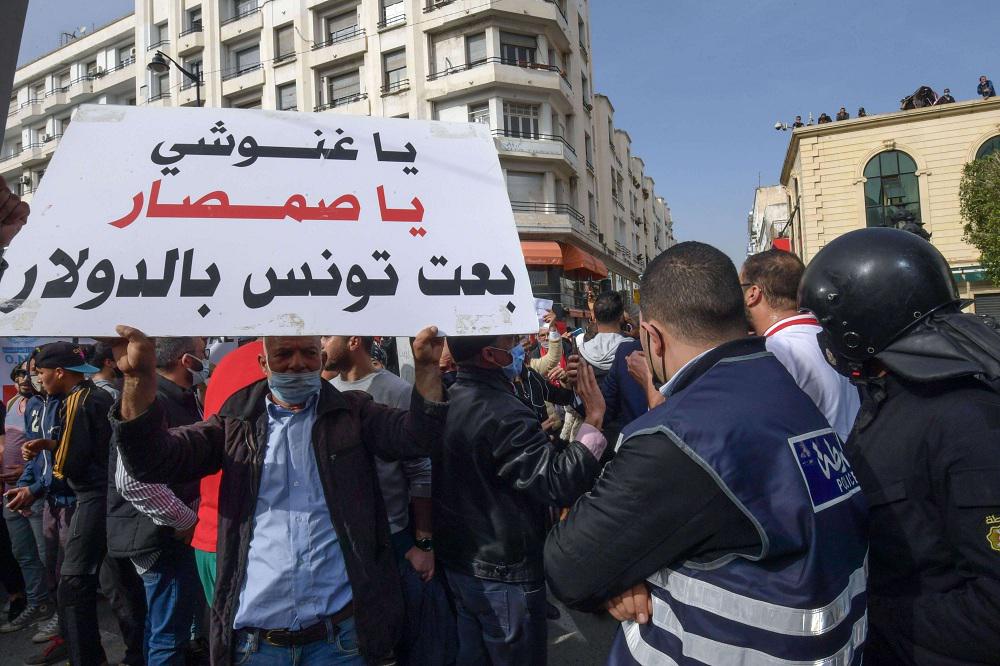 شعبية الغنوشي في تونس تتلاشى على وقع تصاعد الغضب من ممارساته