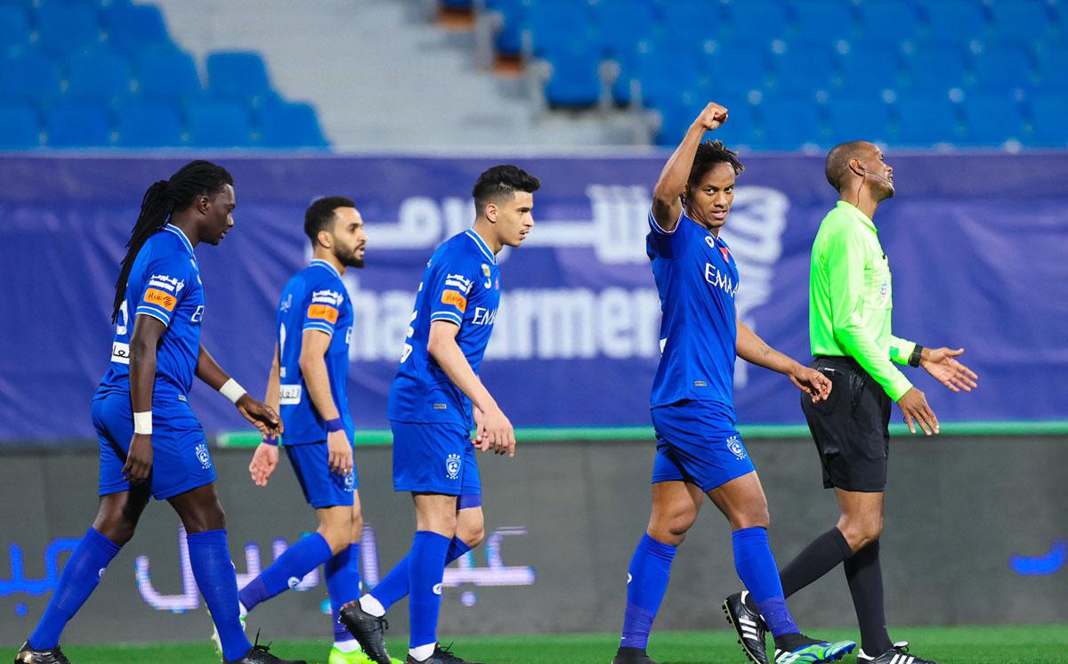 الهلال يقترب من اللقب