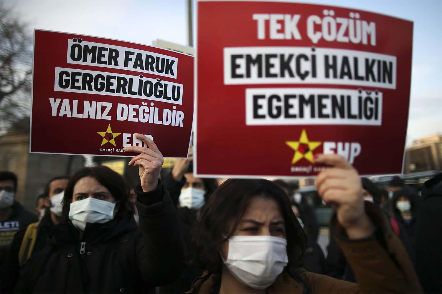 Anger among Kurds in Turkey over Erdogan's crackdown on HDP