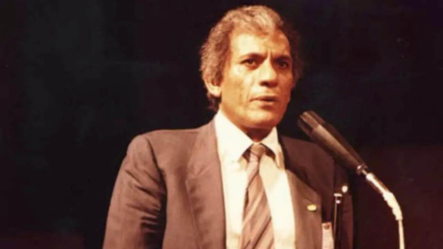 الشاعر عبدالرزاق عبدالواحد