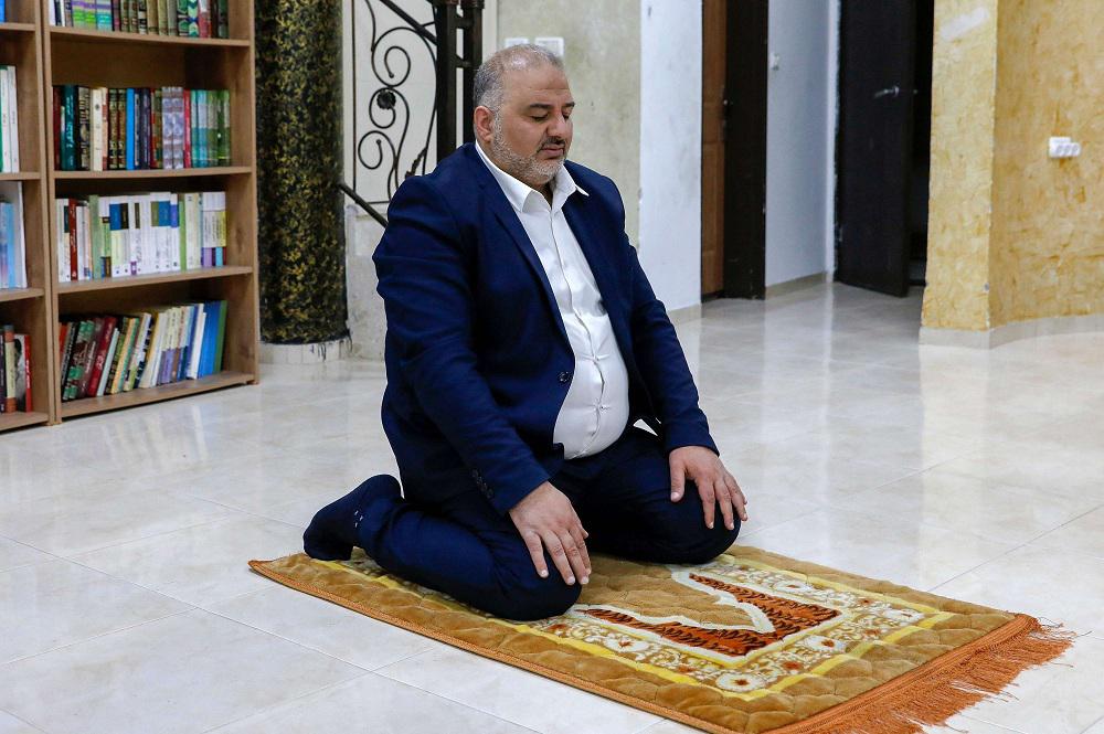 عباس منصور