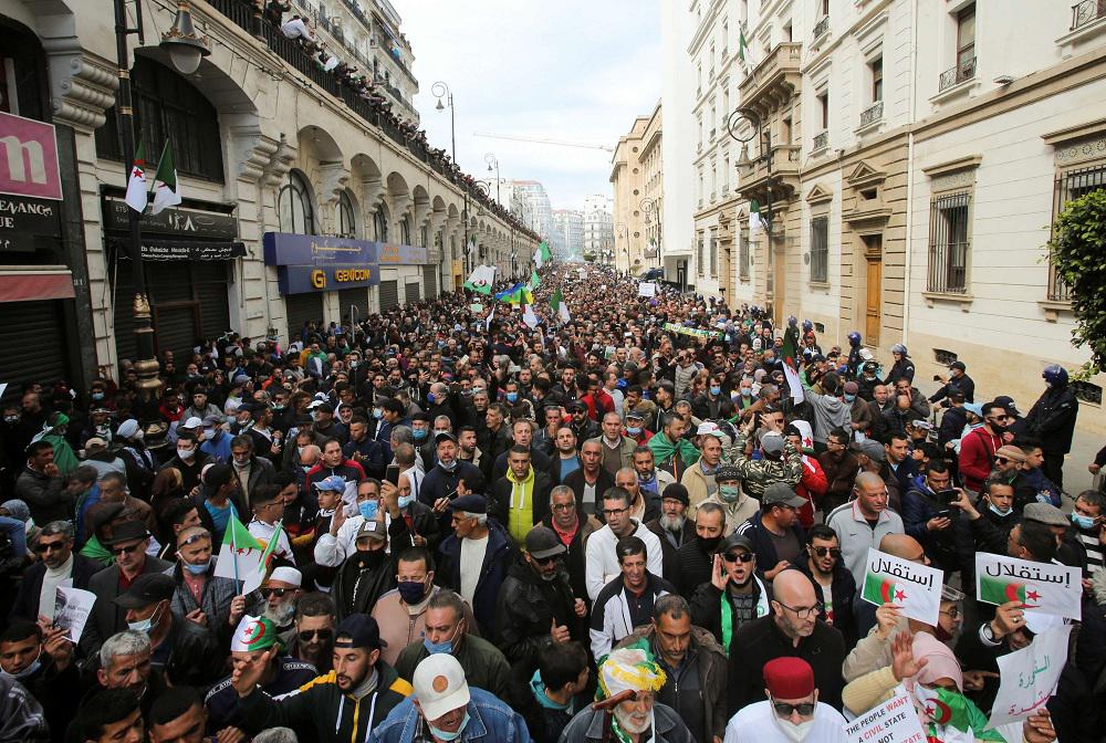 اسلاميو الجزائر استفادوا من الحراك الشعبي في تعزيز موقعهم 