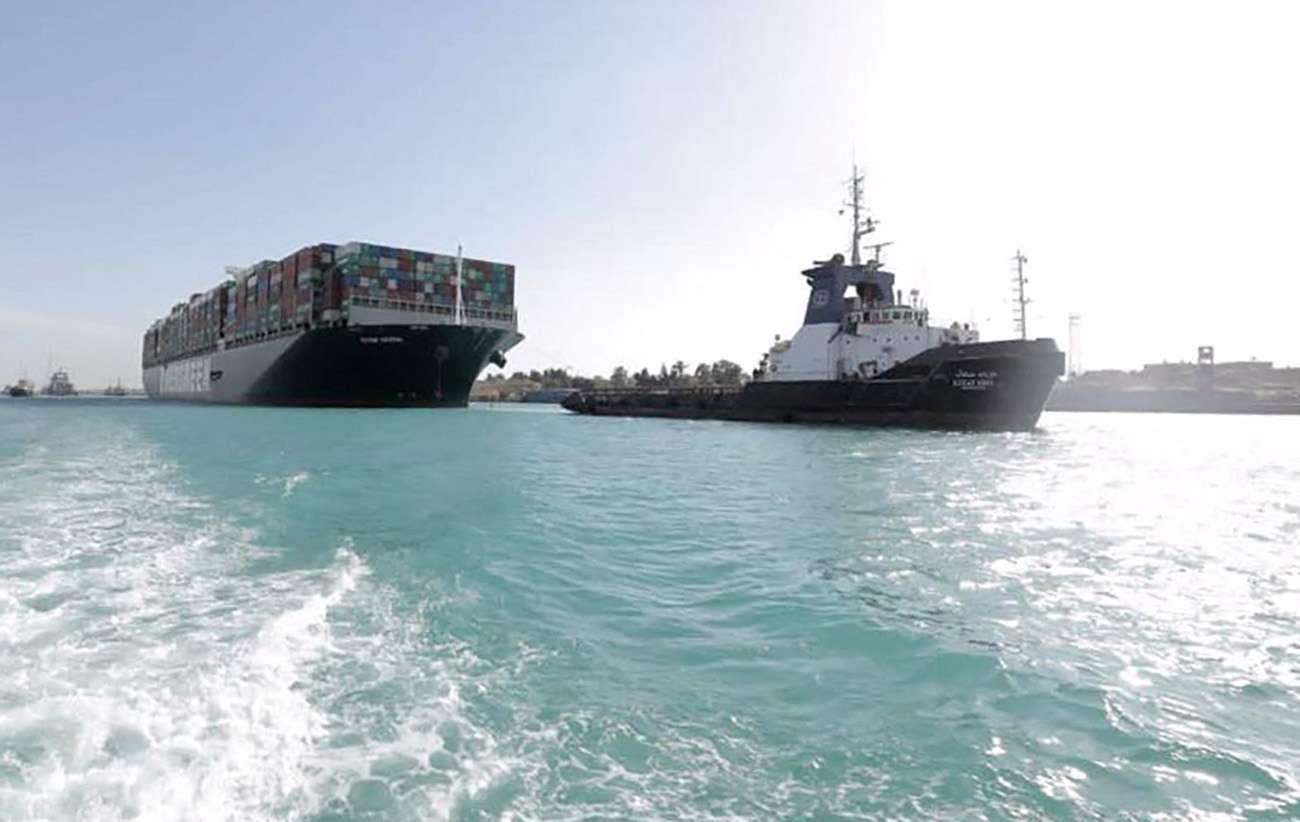 جنوح السفينة إيفر جيفن اربك الملاحة في قناة السويس وامدادات النفط والغاز وسلع أخرى
