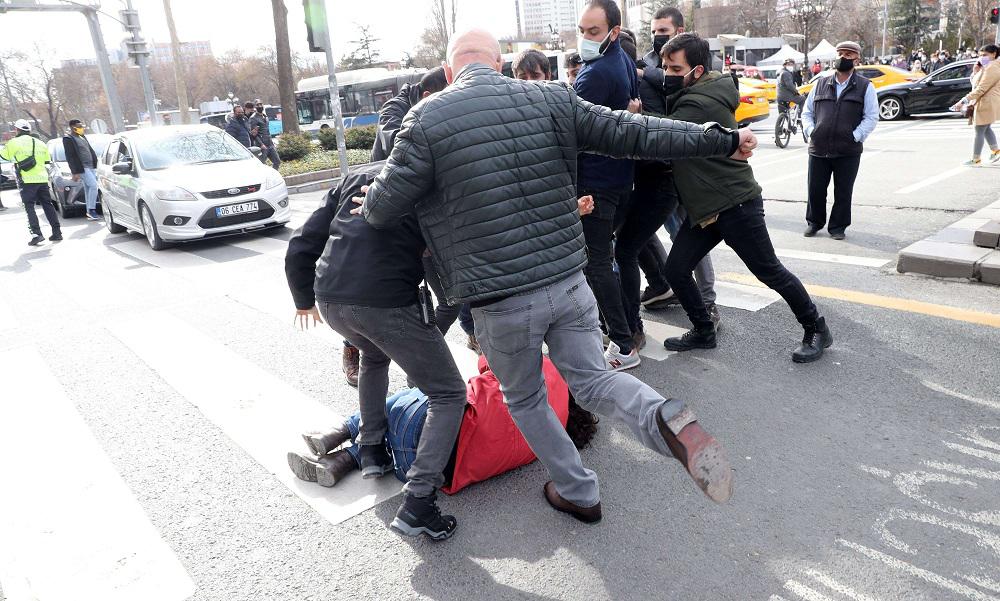 أردوغان يتحدث عن حقوق الانسان بين اجهزته تبطش بمن يخالفه الرأي