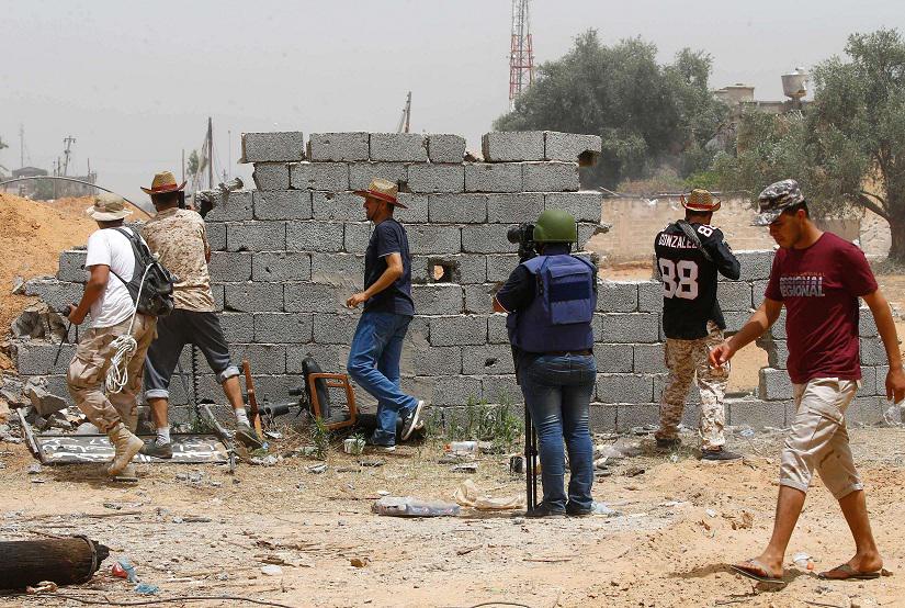 الصحافة في ليبيا على خط النار