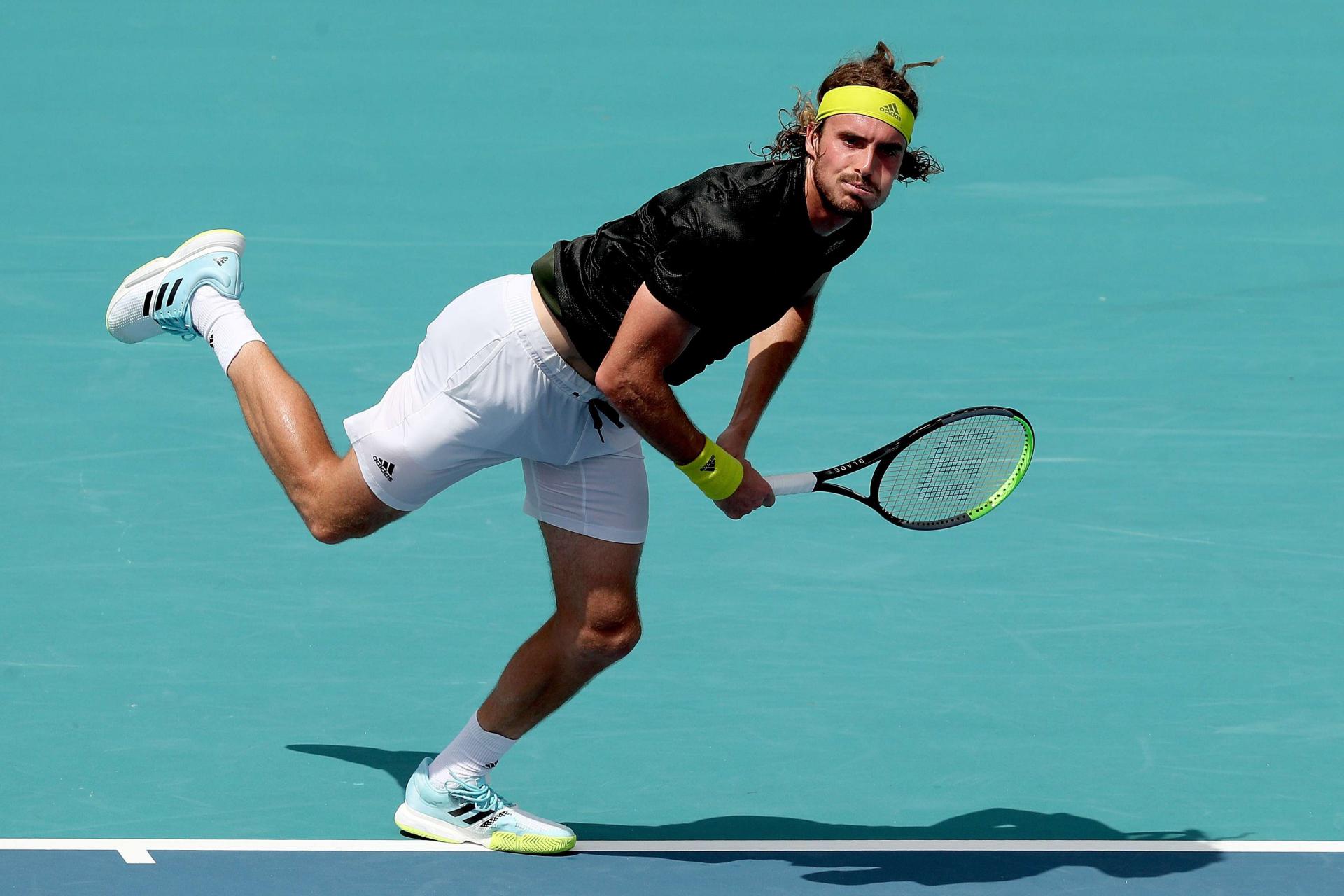 خسارة مفاجئة لتسيتسيباس