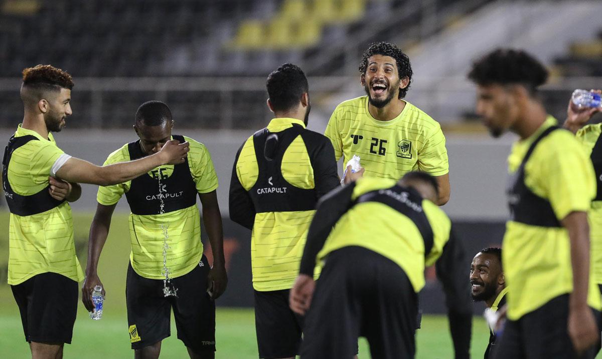 فريق 'العميد' لاستغلال تأجيل قمة الهلال والشباب في الدوري