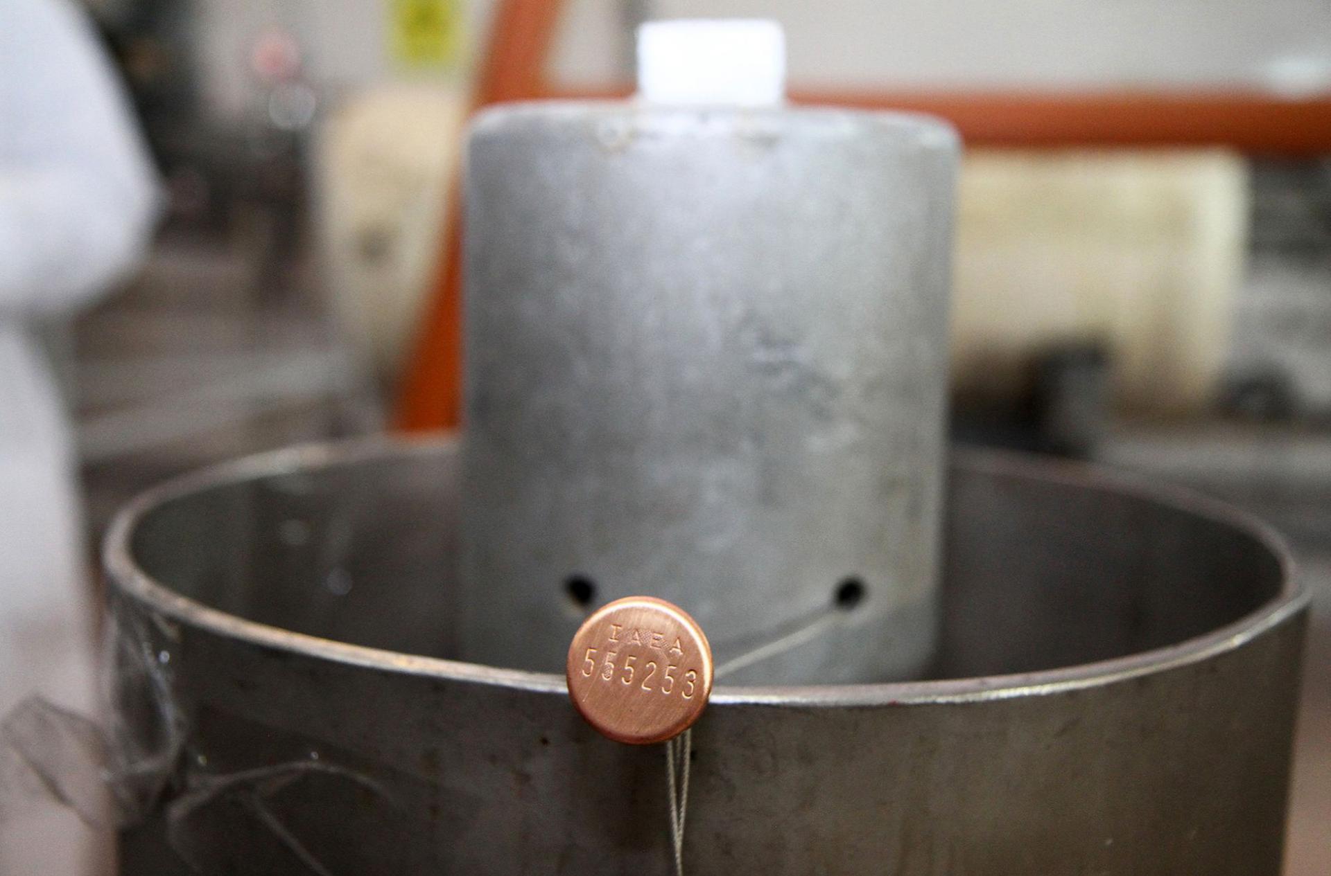 معركة الكترونية في نطنز