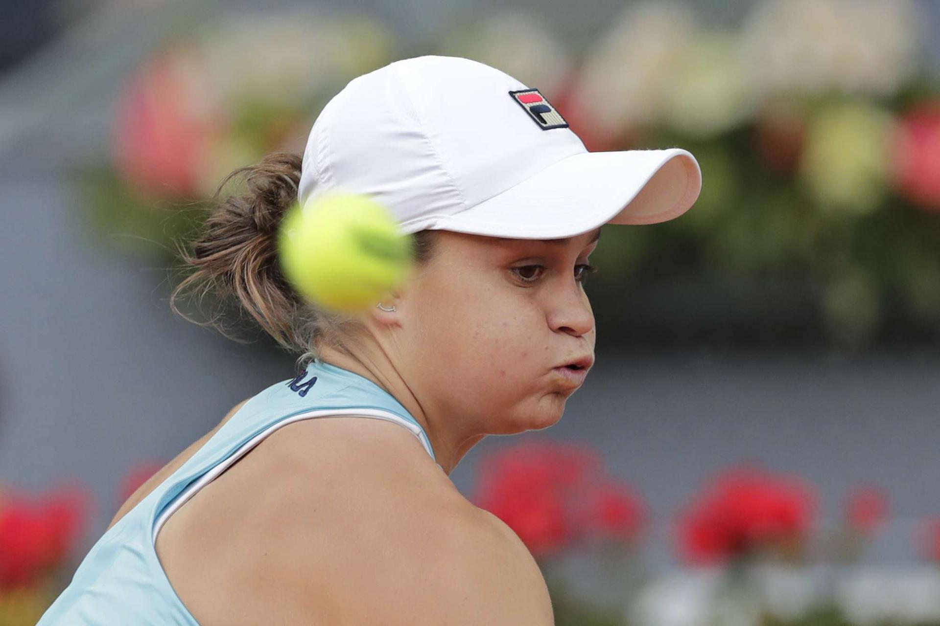 بارتي تتفوق في اول لقاء مع شفيونتيك