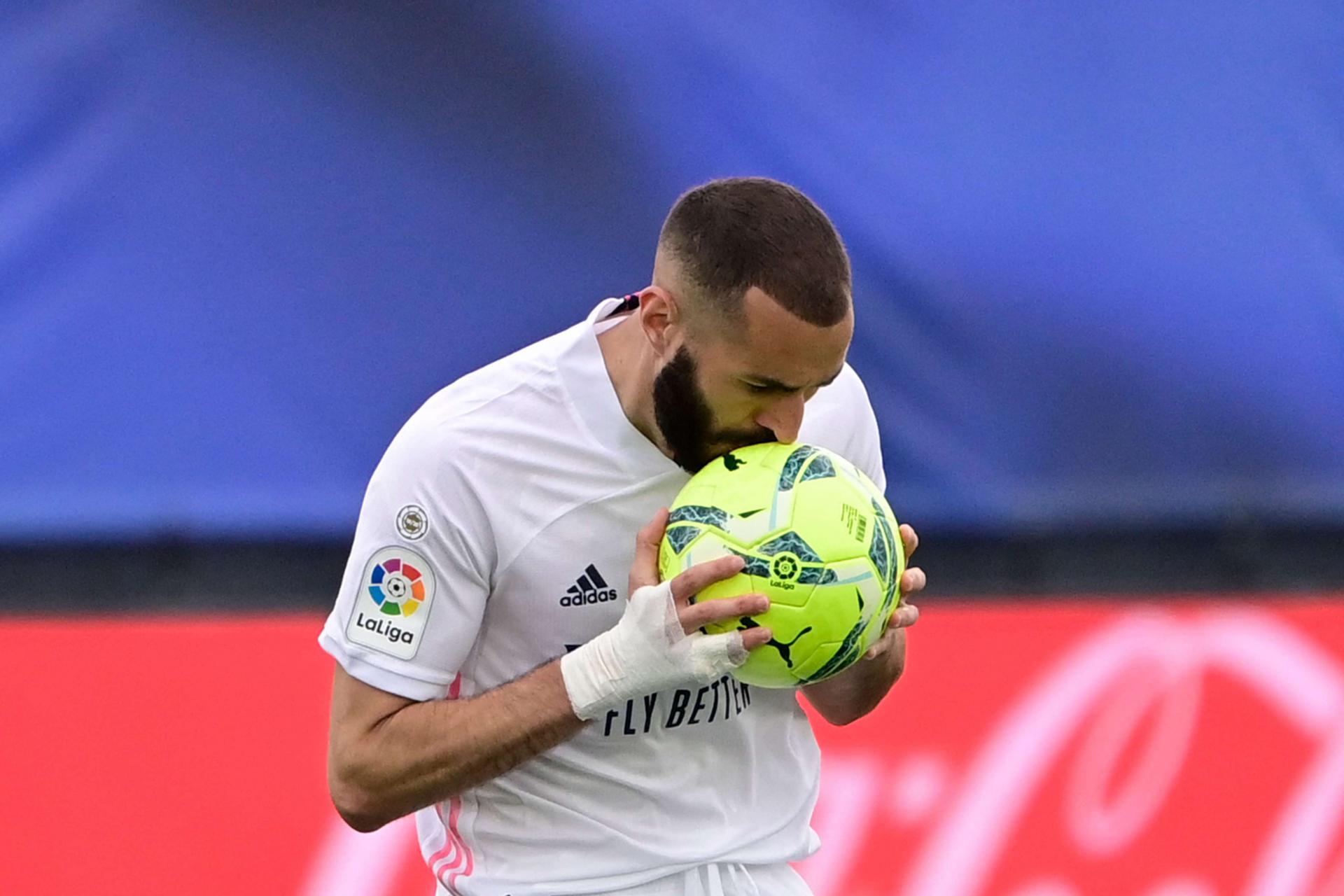 مهاجم ريال مدريد يؤكد انه يعود للمنتخب لاضافة القليل للتشكيلة القوية