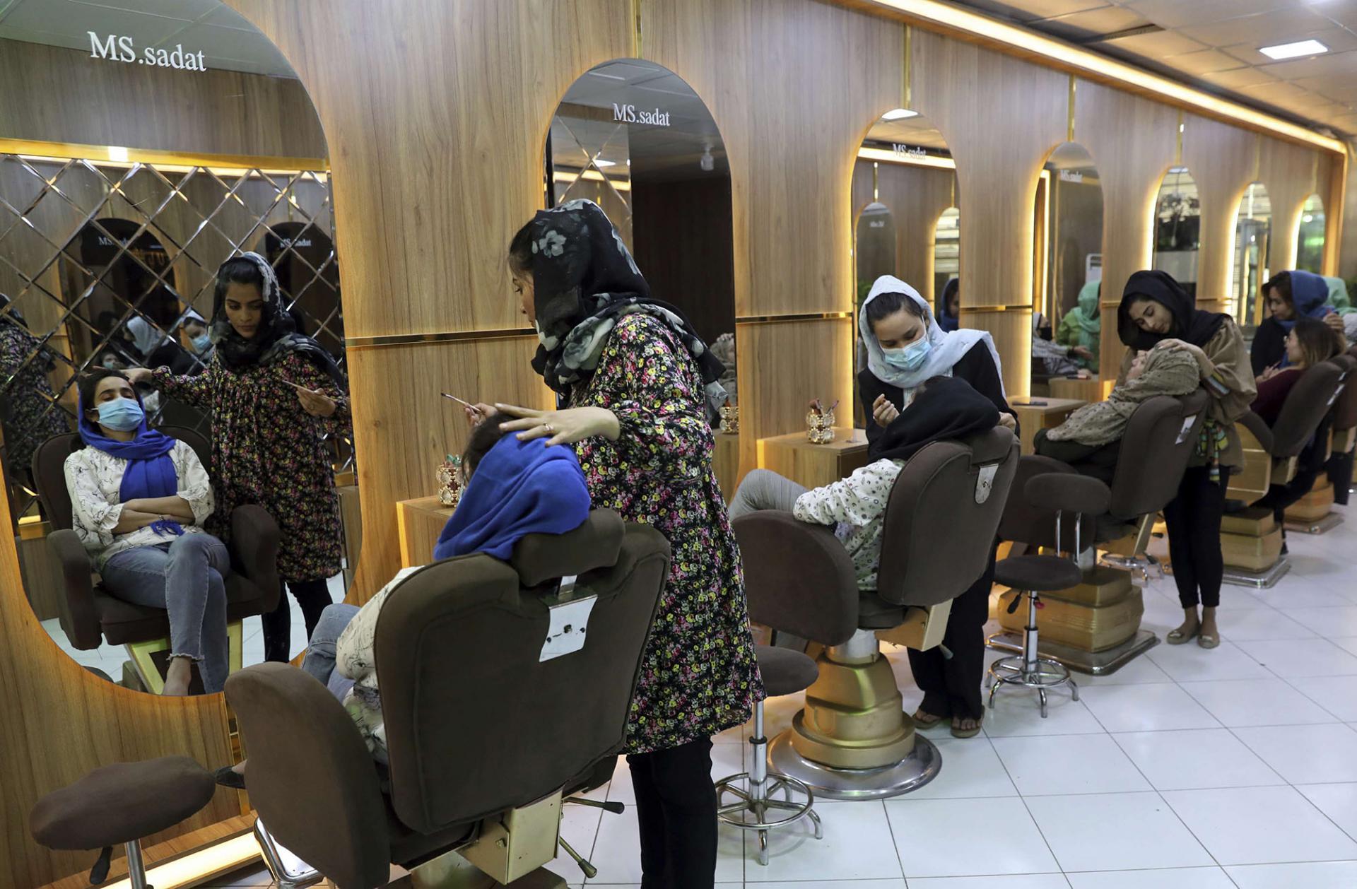 طالبان تهدد المكاسب المتواضعة للمرأة الافغانية