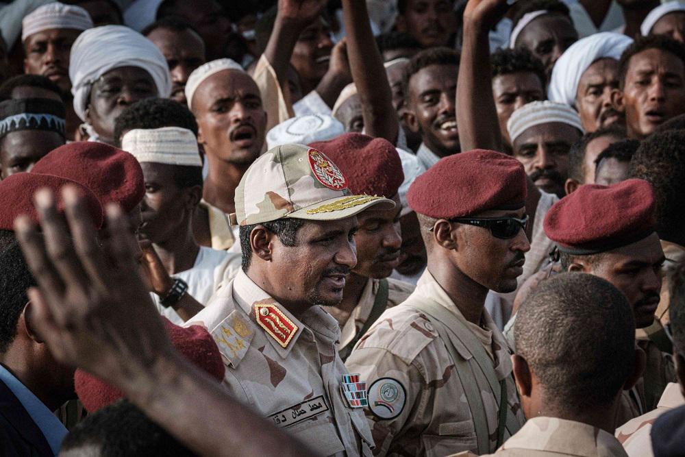 قائد قوات الدعم السريع ونائب مجلس السيادة محمد حمدان دقلو