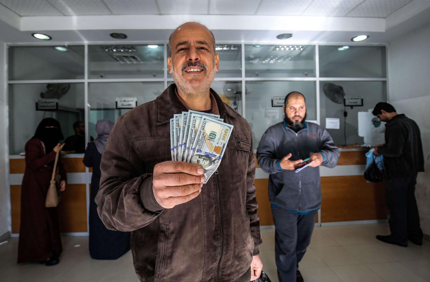 التعمال في المستقبل سيكون عبر بطاقات بنكية قابلة لإعادة الشحن