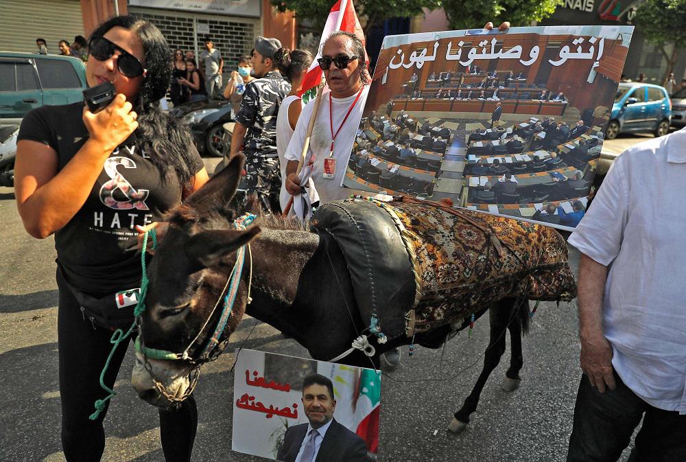 فساد الطبقة السياسية يستنفد صبر اللبنانيين