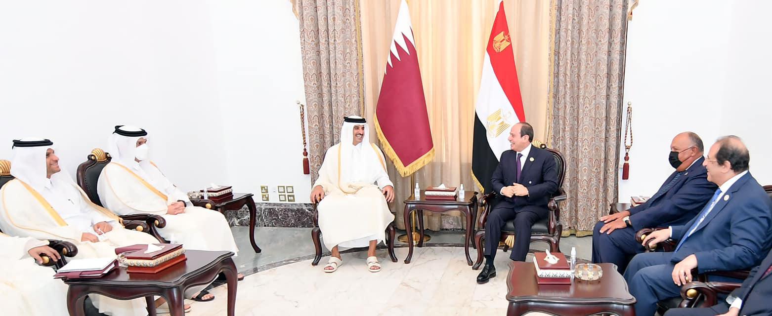 الرئيس المصري عبدالفتاح السيسي وامير قطر الشيخ تميم بن حمد