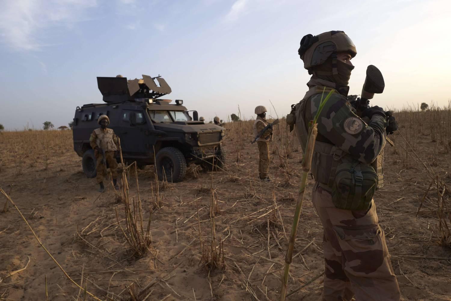 فرنسا ستقلص وجودها في المنطقة ما يضاعف الخطر