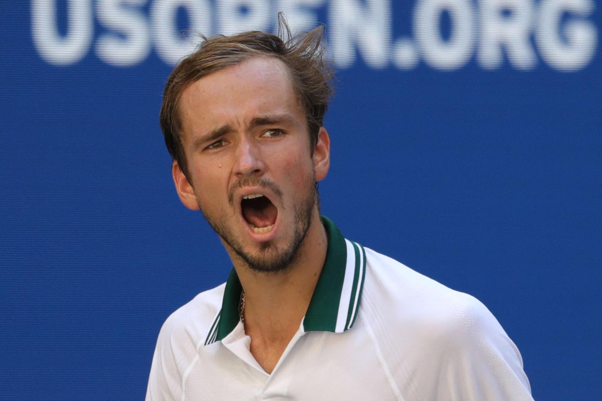 مدفيديف للفوز بلقبه الكبير الاول