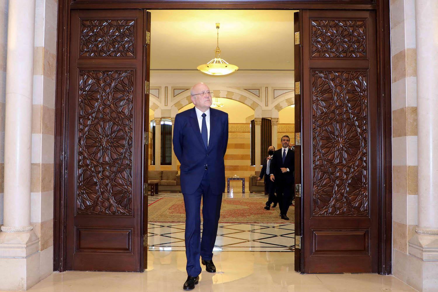 على عاتق حكومة ميقاتي مهمة انتشال البلاد من انهيار اقتصادي غير مسبوق