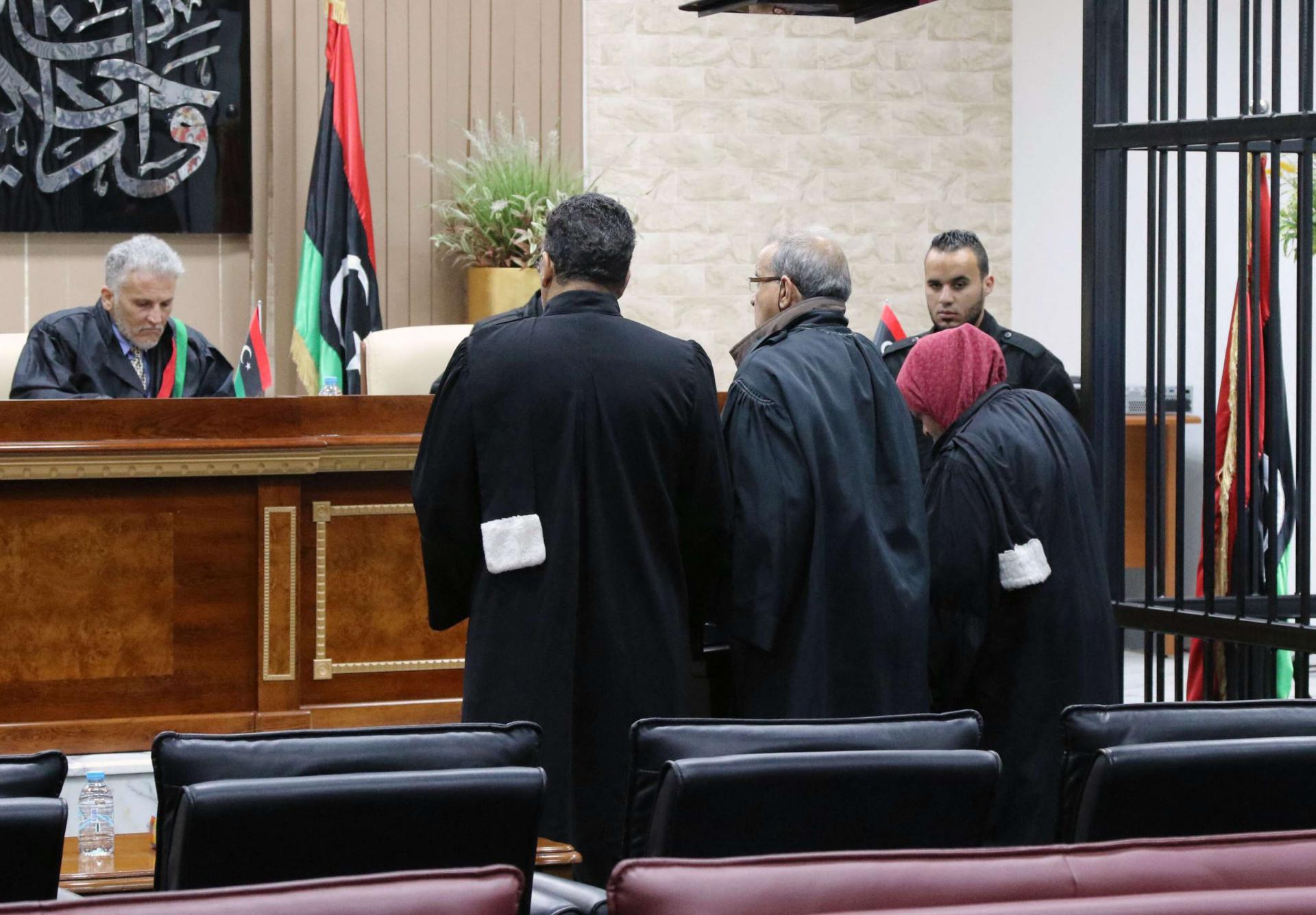 اطلاق سراح عدة موقوفين من رموز النظام الليبي السابق يأتي تنفيذا لأوامر سابقة من المحاكم الليبية