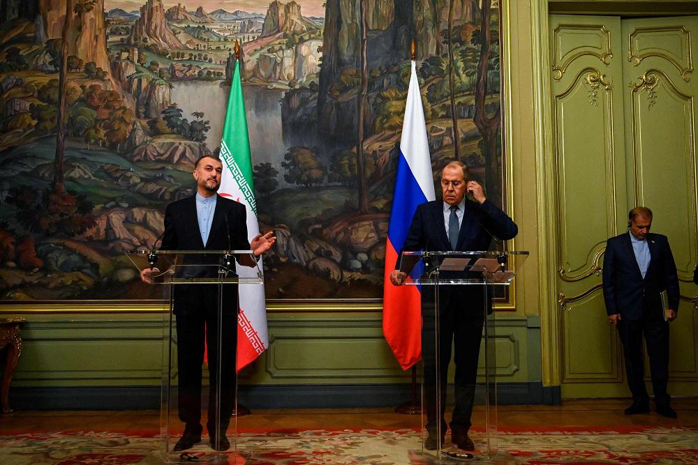 وزير الخارجية الإيراني يهدد من موسكو بالتصعيد في حال فشلت مفاوضات فيينا النووية