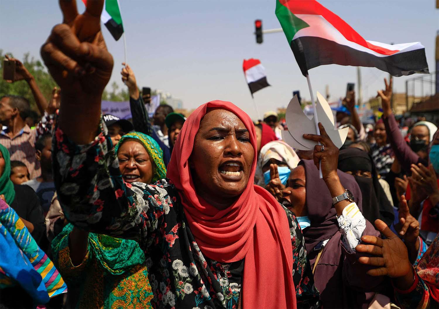 Sudanese divided between backing a military rule or a civilian government