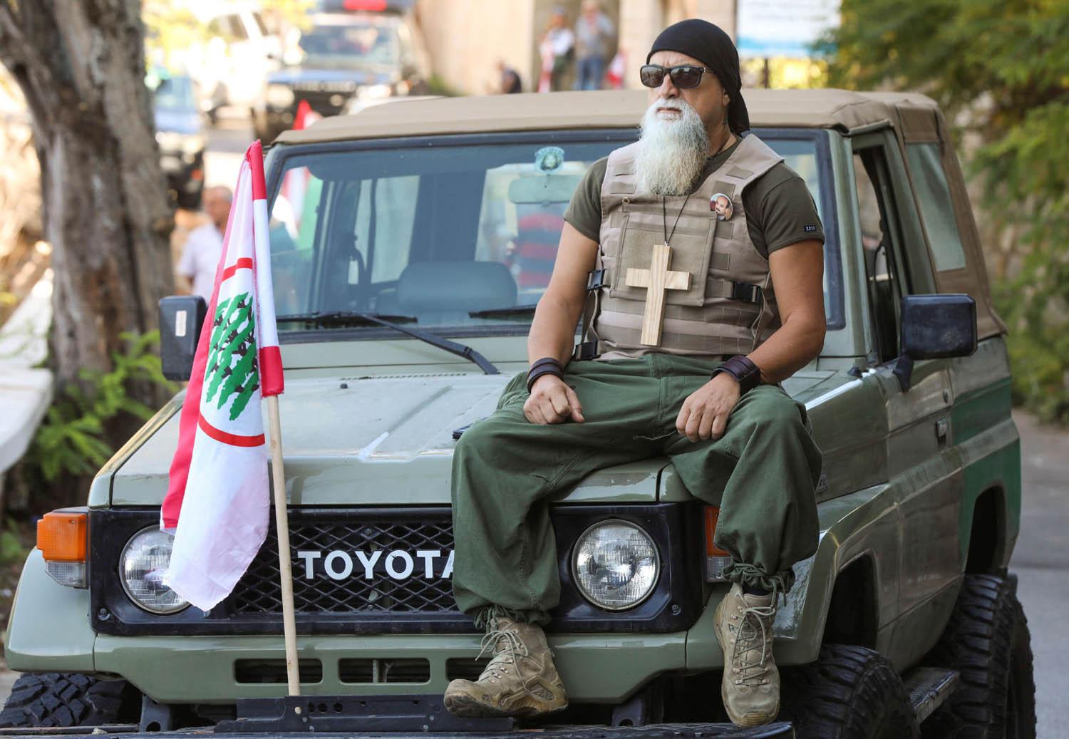 متظاهر من مؤيدي القوات اللبنانية في وسط بيروت