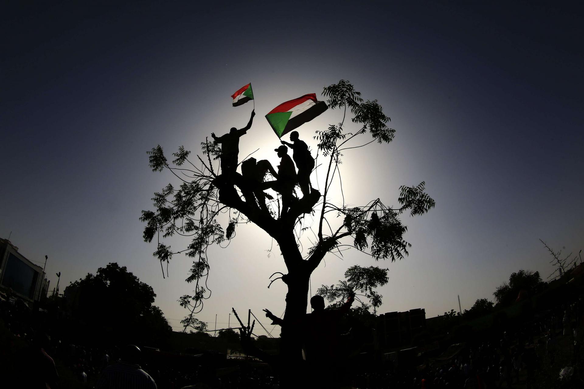 أزمة حكم تتشعب منذ أكثر من سنتين في السودان