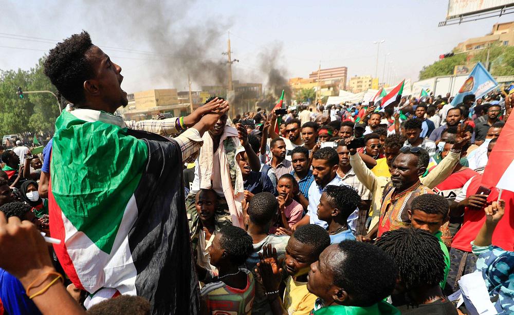 الاحتكام للشارع بات جزء من معادلة سياسية معقدة في السودان 