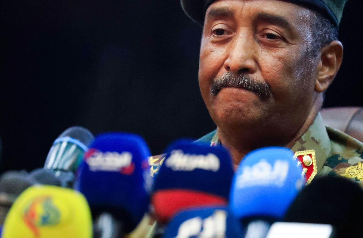 قائد الجيش السوداني عبدالفتاح البرهان في مؤتمر صحفي