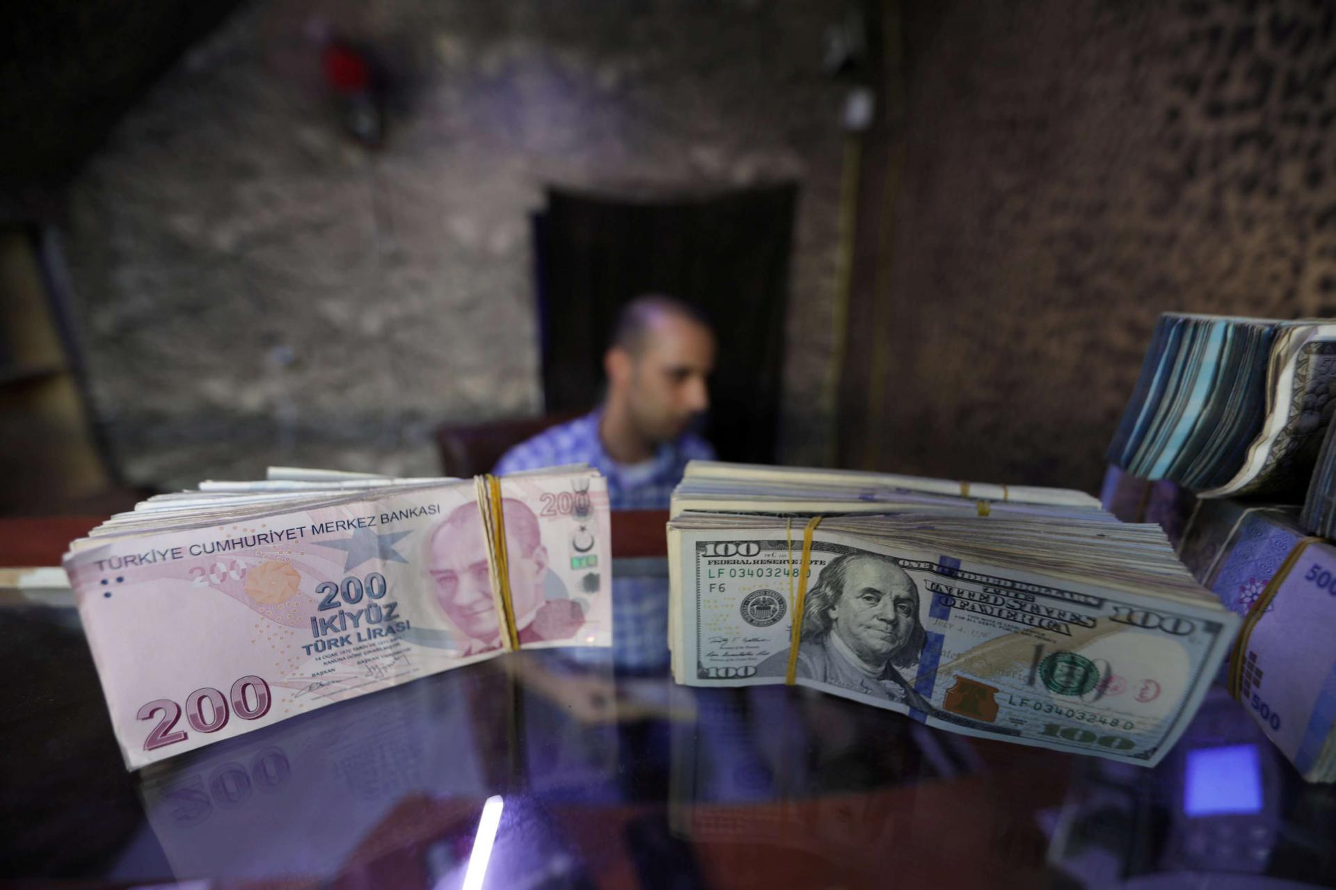 الليرة التركية خسرت حوالي ربع قيمتها منذ بداية 2021