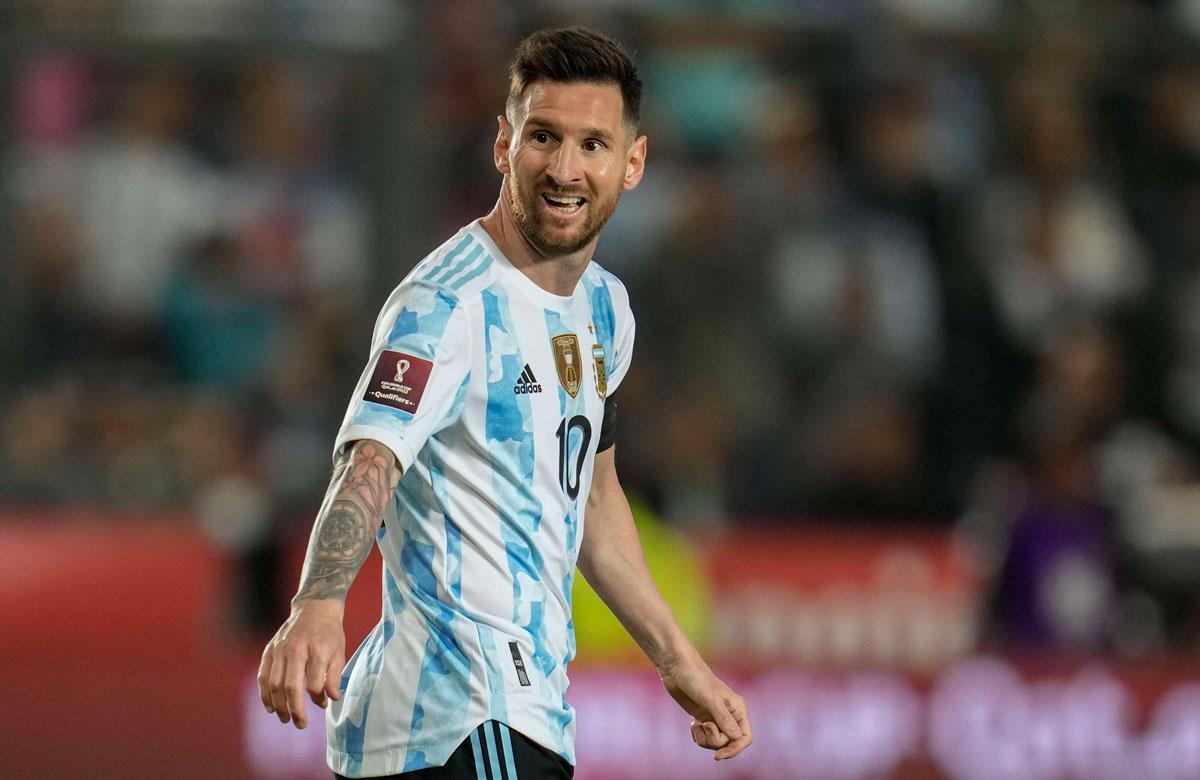 النجم الارجنتيني لمساعدة منتخب بلاده في احراز اللقب الكبير