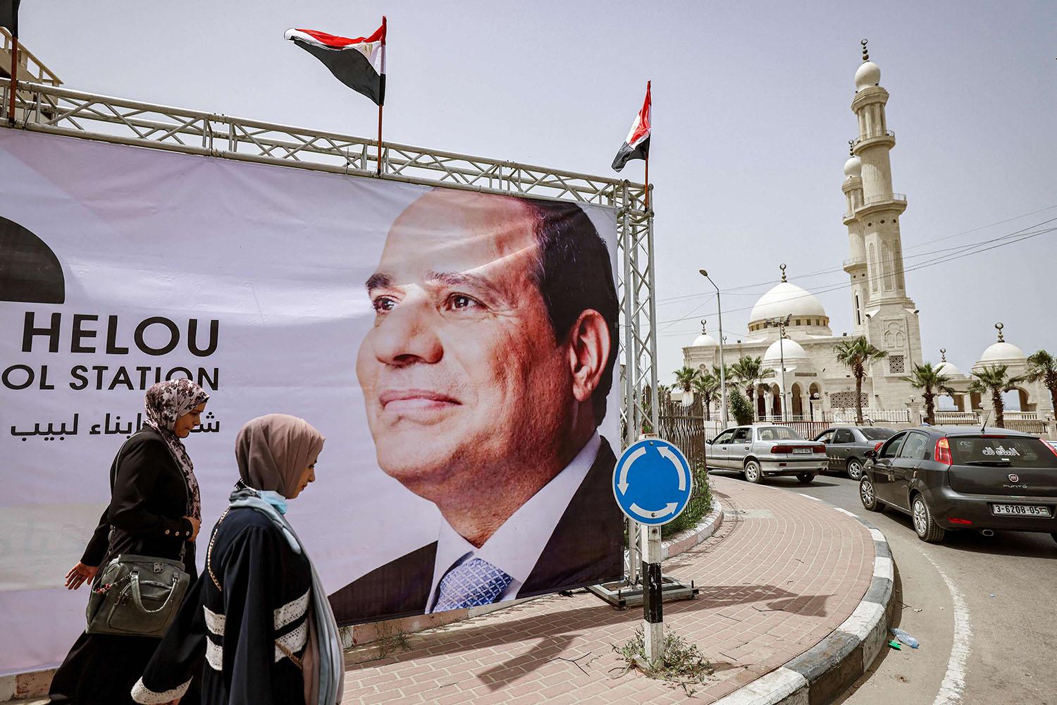 مصر في قلب ورشة الاعمار وأكثر قربا من متابعة الهدنة بين اسرائيل وحماس
