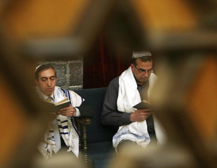  عدد اليهود الذين عاشوا في سوريا مطلع الخمسينات 30 ألف، هاجر معظمهم إلى إسرائيل 