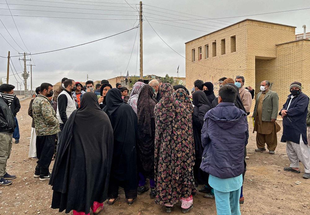 عدد اللاجئين الأفغان يصل إلى خمسة ملايين شخص معظمهم في إيران