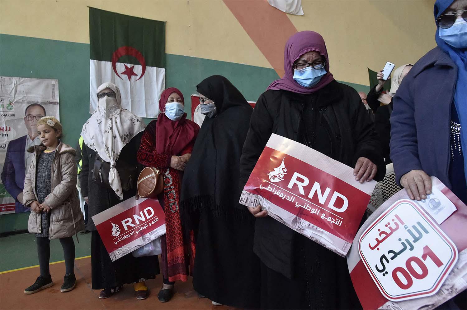 The electoral campaign overall has met widespread indifference