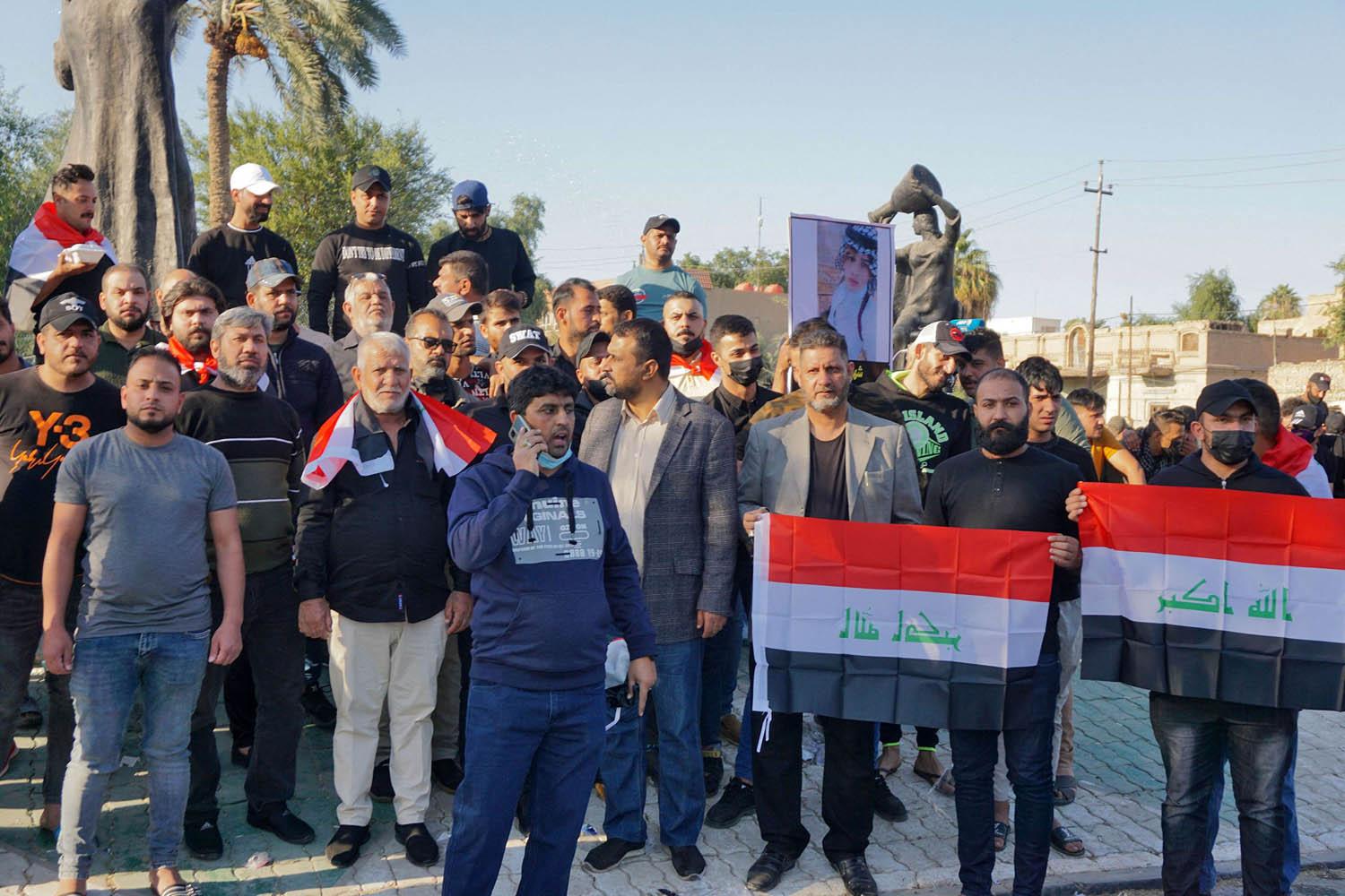 تجمع للحشد أمام المنطقة الخضراء