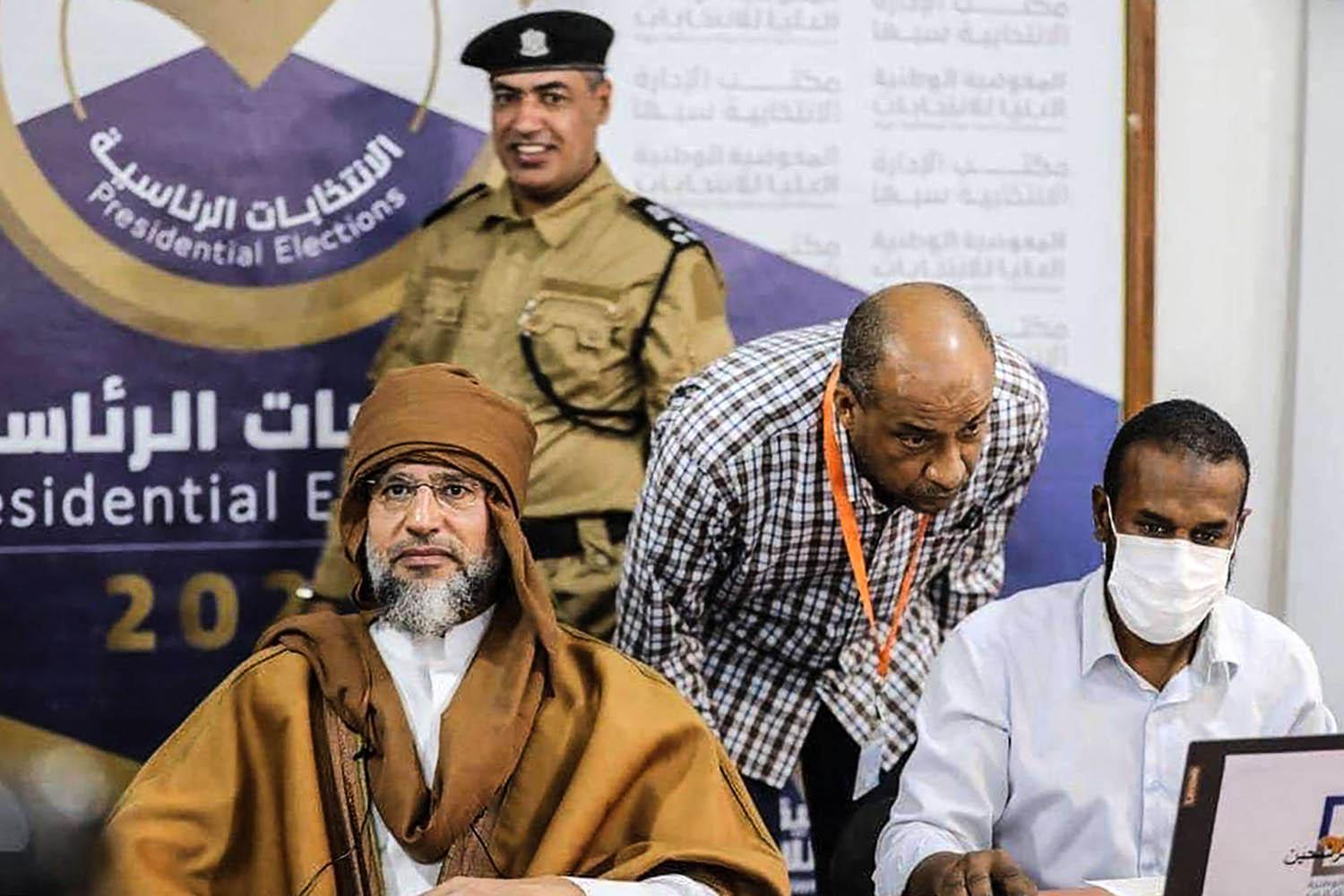 سيف الإسلام القذافي يقدم أوراق ترشيحه لانتخابات الرئاسة في ليبيا